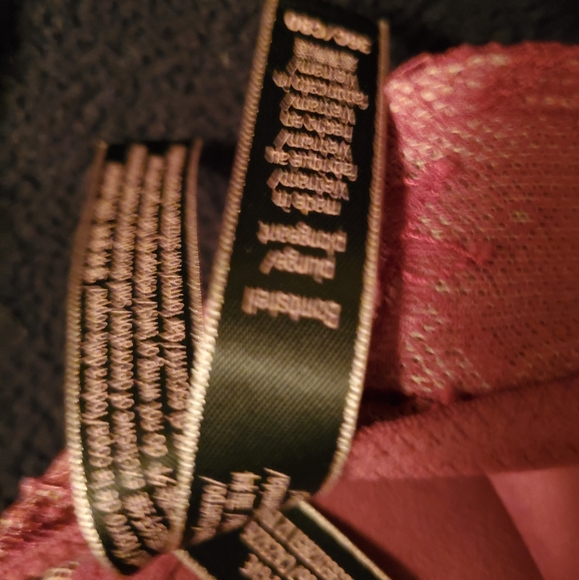 36C VICTORIA SECRET BOMBSHELL BRA - Picture 2 of 3